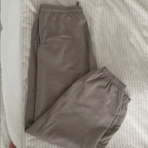 Aritzia Sweatpants GD Modern Taupe